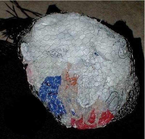 Иcискусственные камни и скульптуры из бетона на даче и в саду