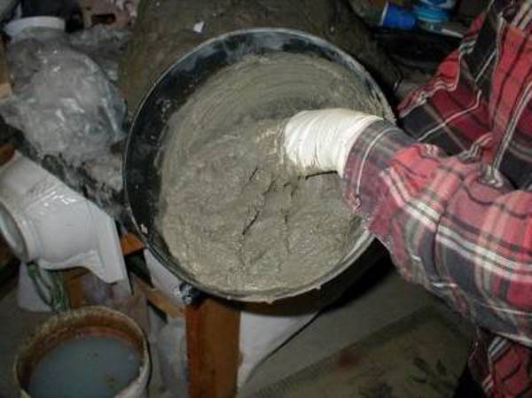 Иcискусственные камни и скульптуры из бетона на даче и в саду