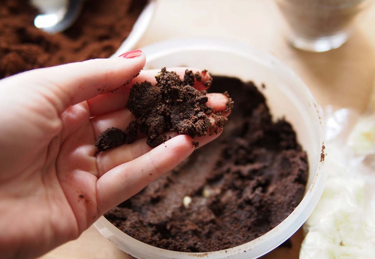 Собираем всю зиму эти 3 кухонных отхода, которые улучшат почву без компоста