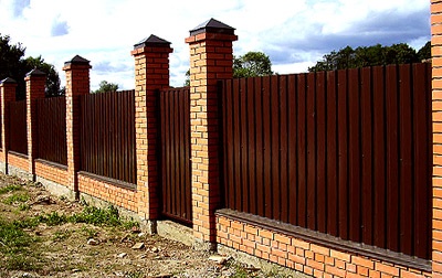 Забор на даче своими руками