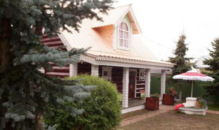 Как обновить фасад и кровлю деревянного дома: реальный пример